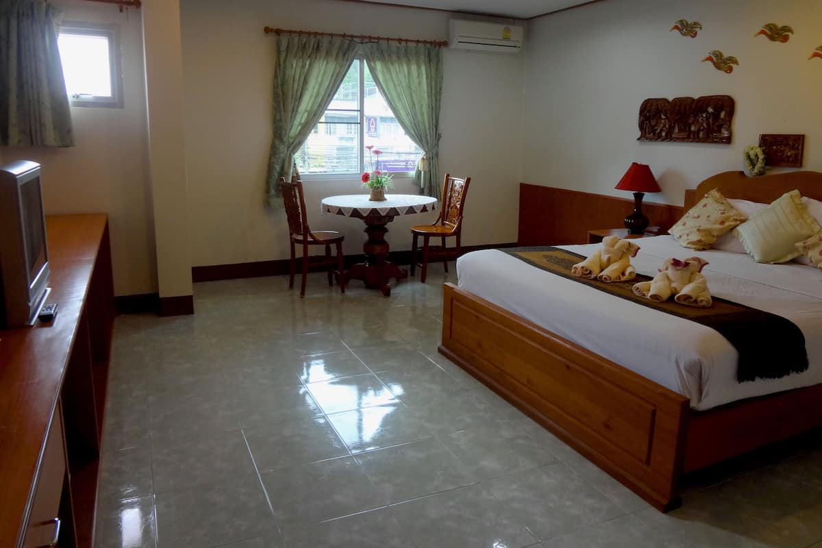 Rollaway beds, free WiFi