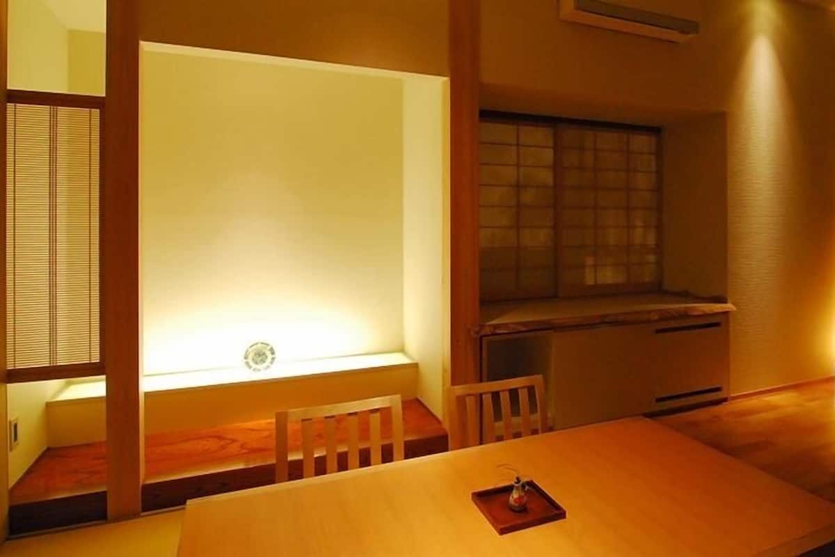 雙床房 (with Tatami Room) | 高級寢具、迷你吧、房內夾萬、書桌