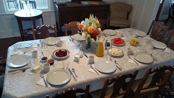 Desayuno completo incluido todos los días