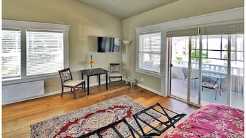 Orcas View Suite (Can Connect to Evergreen Suite) | Egyptian cotton sheets, premium bedding, individually decorated