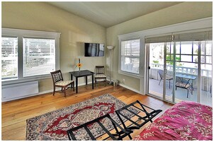 Quarto luxo, 1 cama King, sacada, vista para a montanha (Can Connect to Evergreen Suite) | Roupas de cama de algodão egípcio, roupas de cama premium