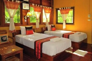 Desk, rollaway beds, free WiFi - Huentai Resort (Mae Hong Son)
