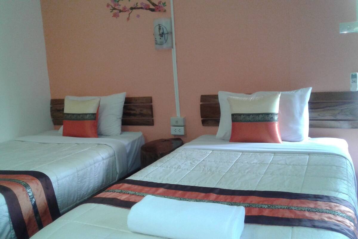 Chambre Standard avec lits jumeaux | Bureau, lits pliants/supplémentaires, Wi-Fi gratuit