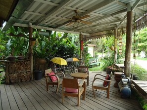 Coin salon dans le hall