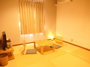 Japanese Style Room | Blackout drapes, free WiFi