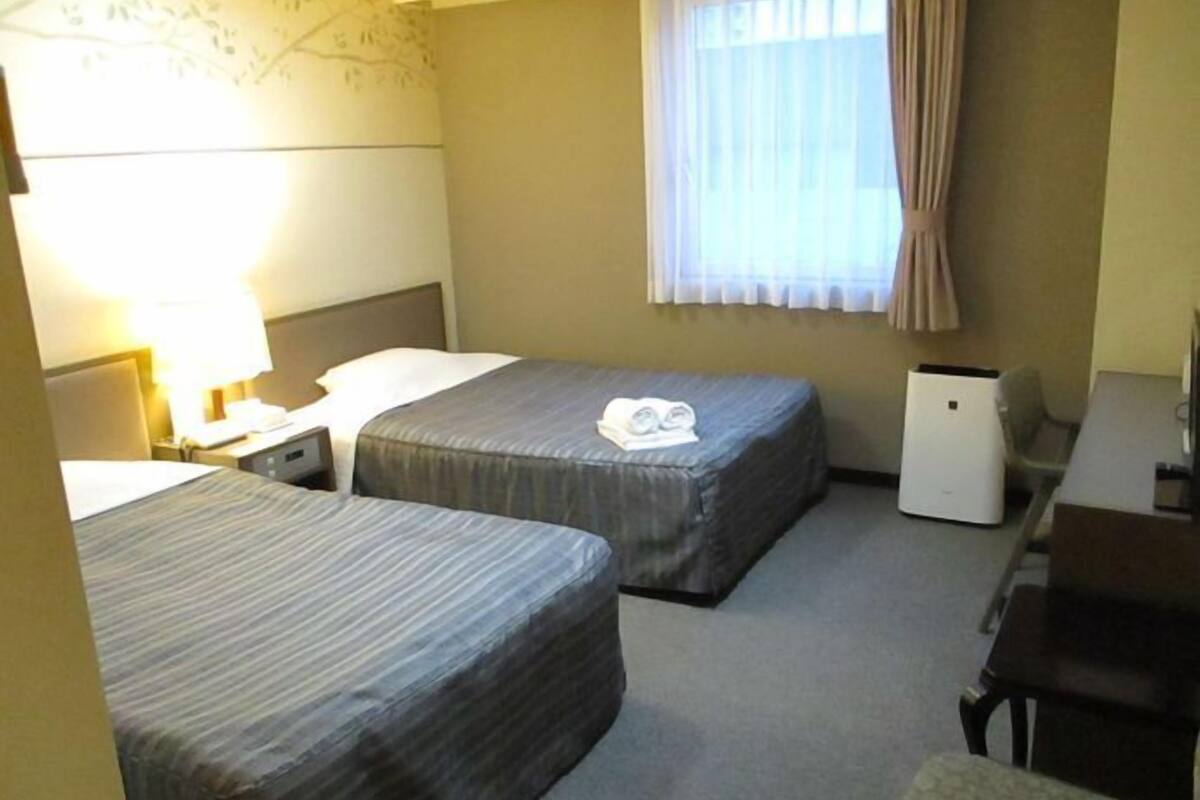 Desk, WiFi (free), bed sheets