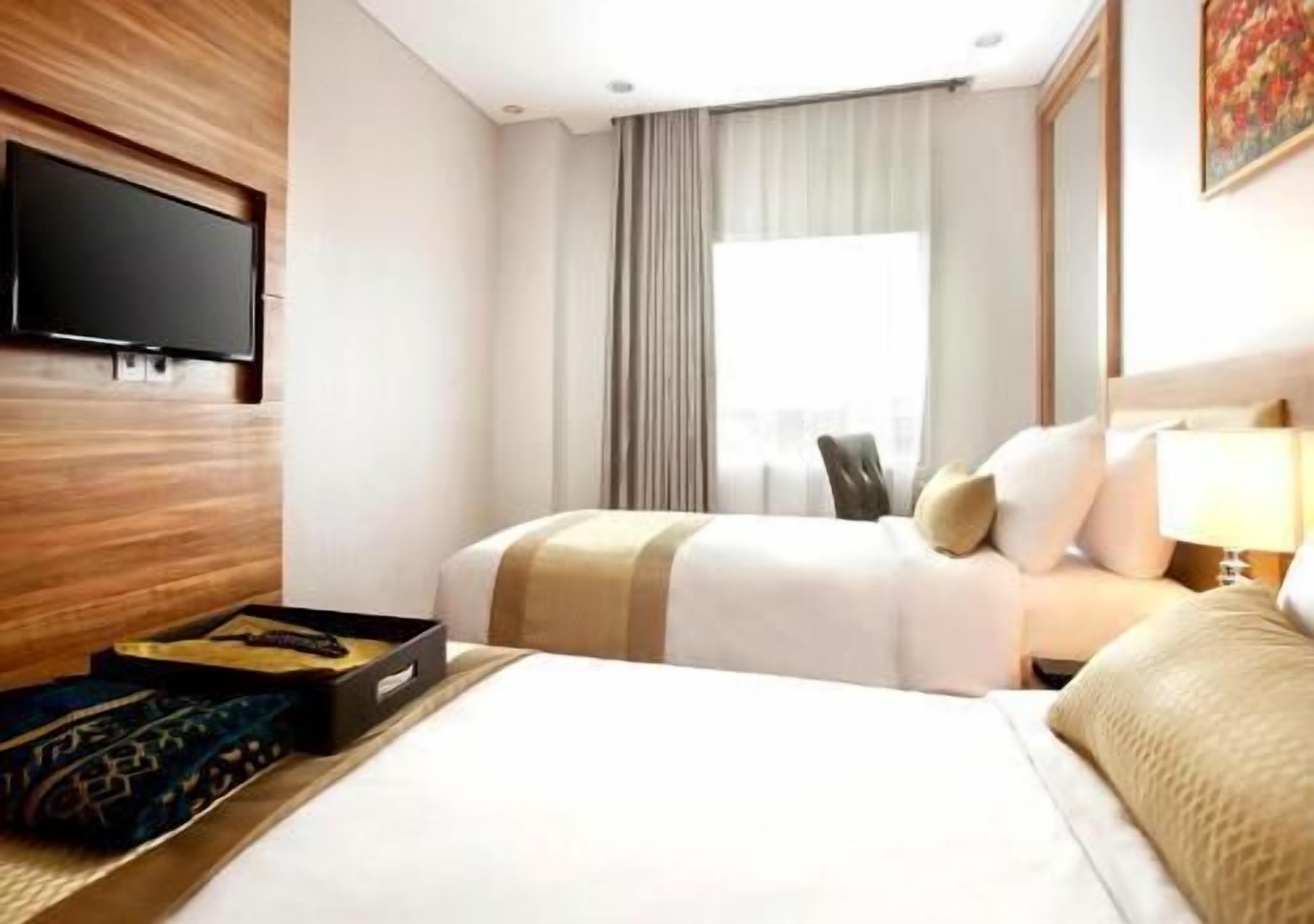 Premium bedding, in-room safe, desk, blackout curtains
