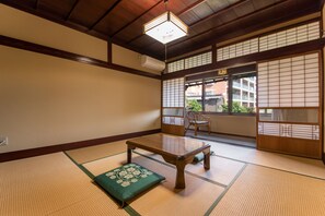 Standard Quadruple Room, 1 Bedroom | Desk, free WiFi, bed sheets - Kadokyu Ryokan (Takaoka)