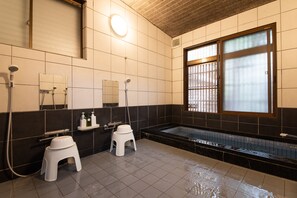 Public bath - Kadokyu Ryokan (Takaoka)