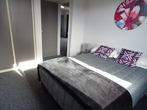 Departamento familiar, 2 habitaciones, cocina, en el área del jardín | Ropa de cama de alta calidad y cortinas blackout