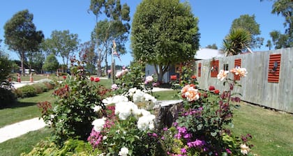 Glenavys Waitaki River Motor Camp - Caravan Park