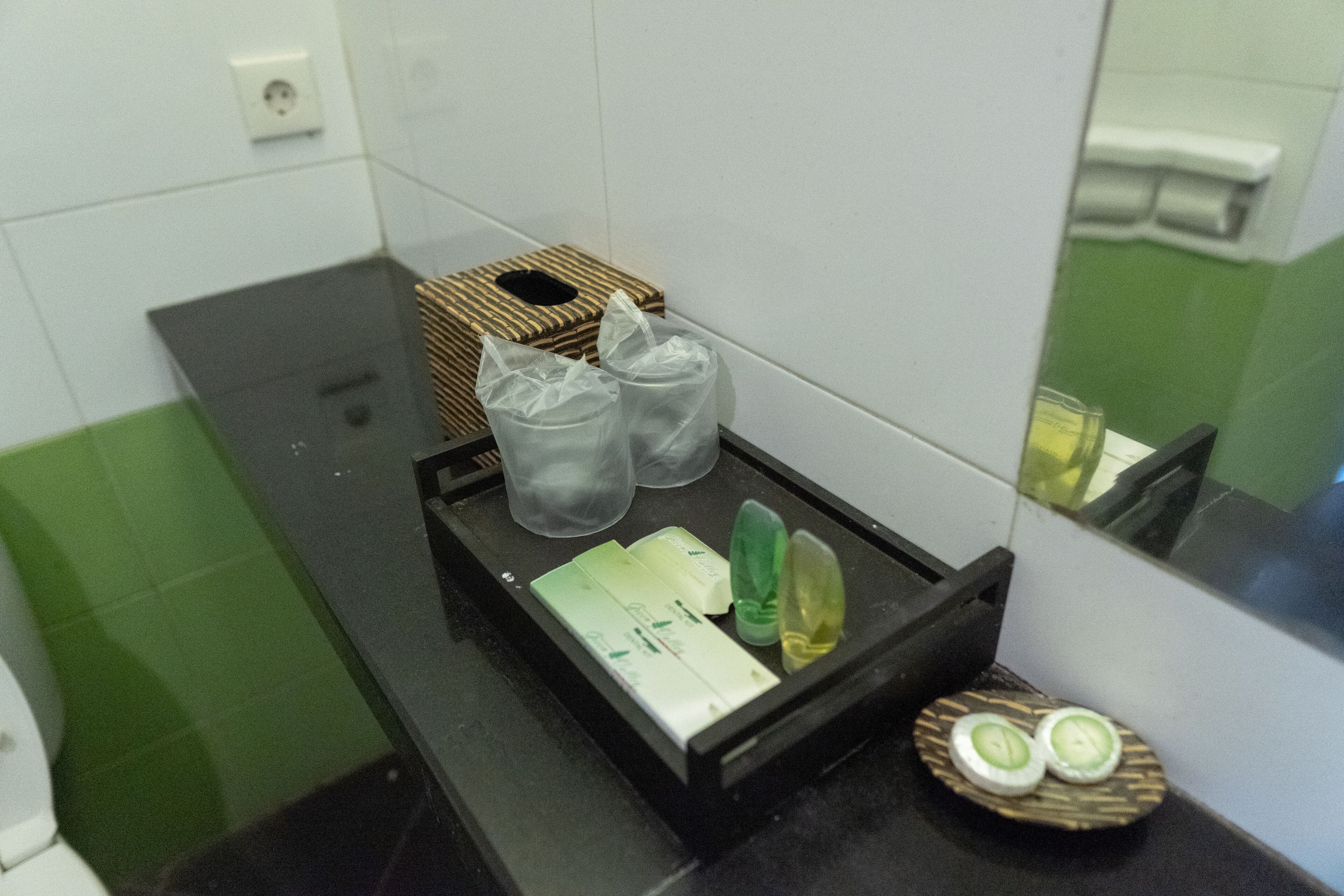 Superior Room | Bilik Mandi | Kelengkapan dandanan diri percuma, tuala disediakan 