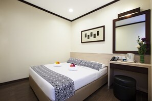 Superior Double Room | Free WiFi, bed sheets - Hotel 81 Fuji (Singapore)