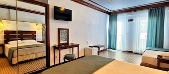 Bozcaada Fahri Hotel