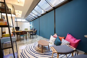 Lobby - Sunny Hill Hostel Hongdae (Seoul)