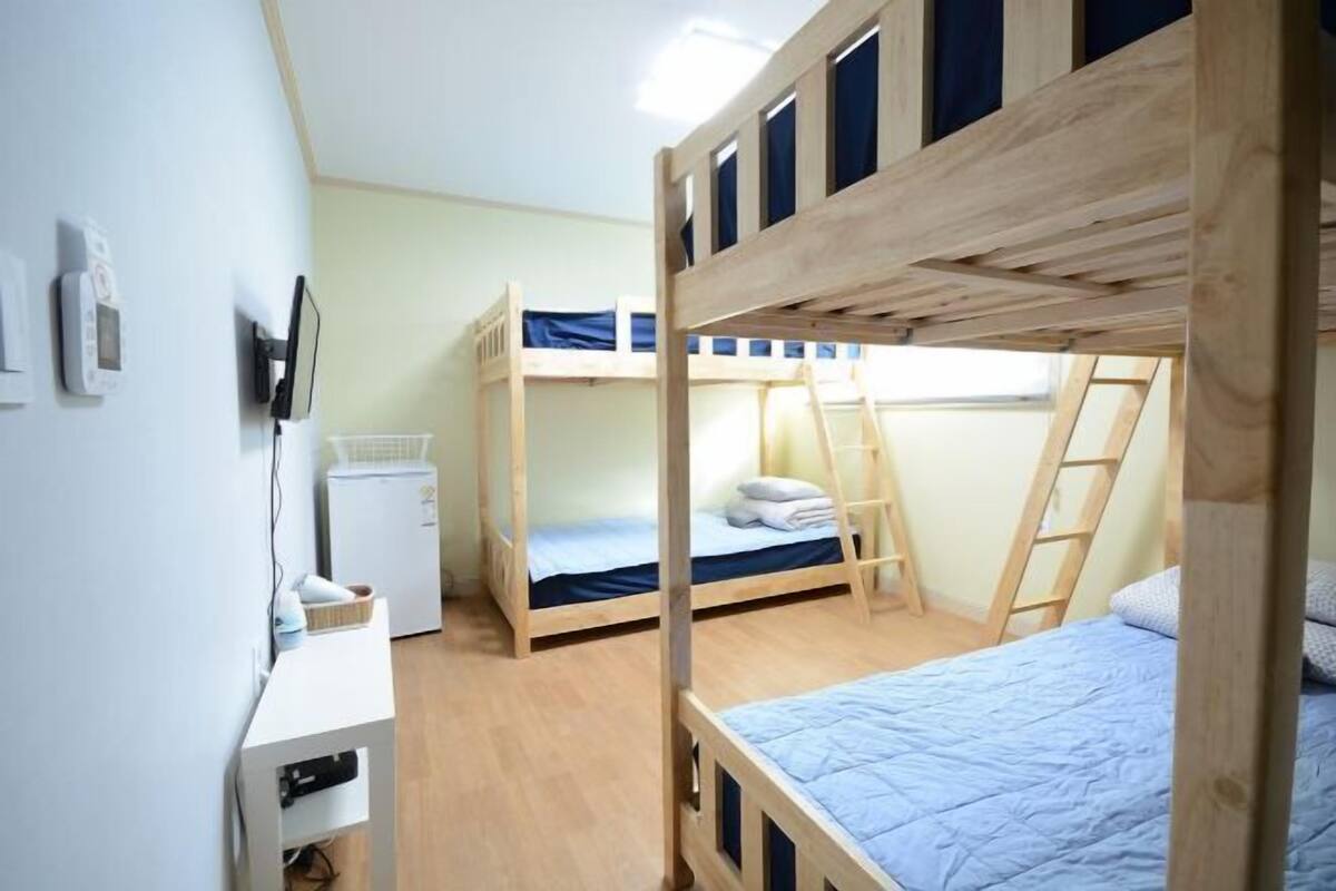 Desk, soundproofing, iron/ironing board, free WiFi