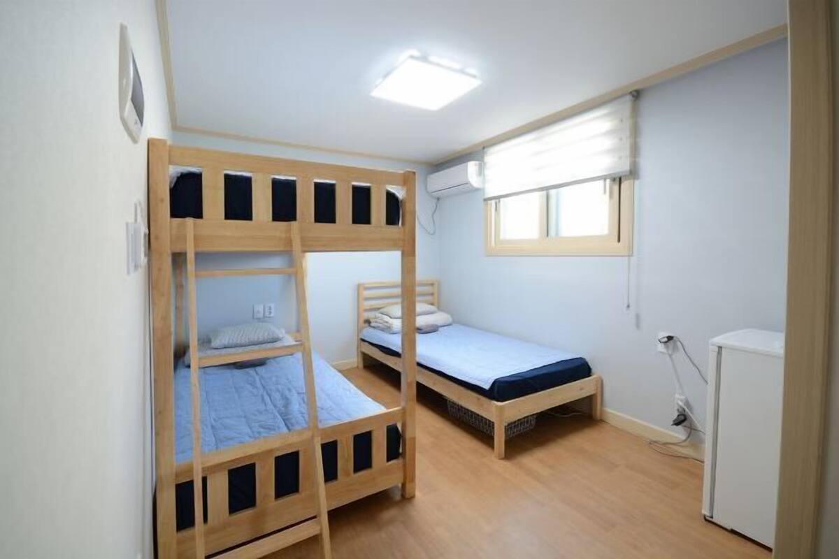 Desk, soundproofing, iron/ironing board, free WiFi