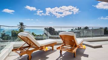 3 bedroom Sea-View Penthouse | Balcony