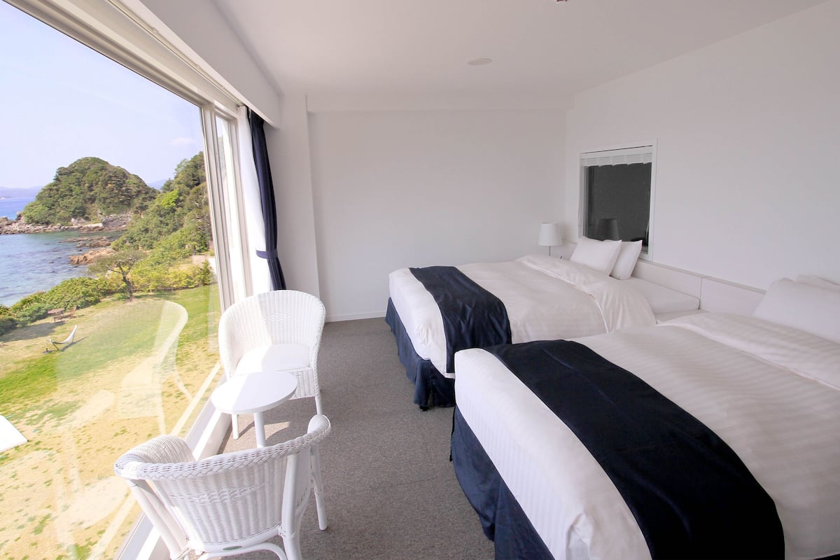 In-room safe, desk, iron/ironing board, free WiFi