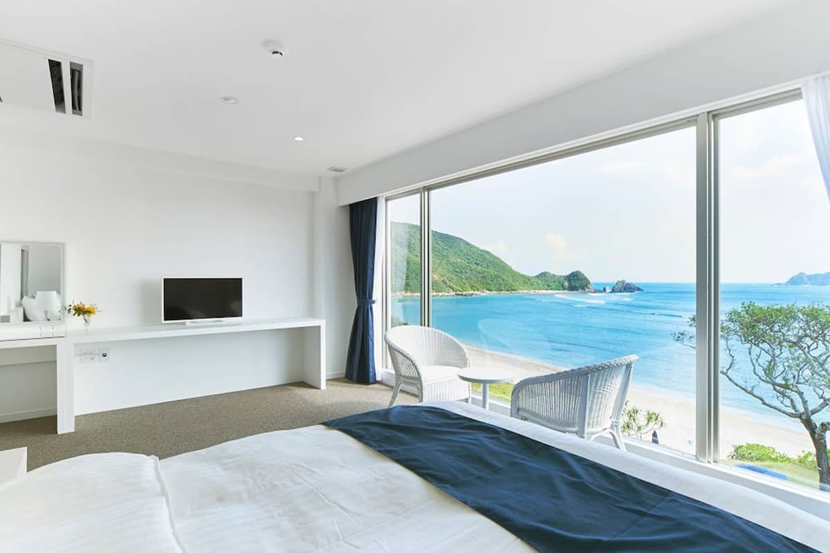 in-room safe, desk, iron/ironing board, free wifi