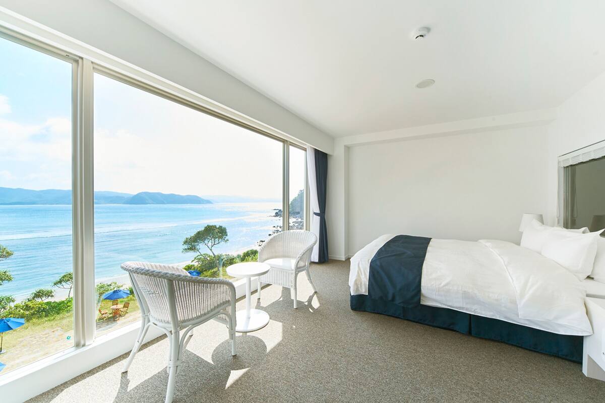 in-room safe, desk, iron/ironing board, free wifi