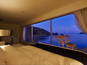 In-room safe, desk, iron/ironing board, free WiFi - THE SCENE amami spa & resort (Setouchi)
