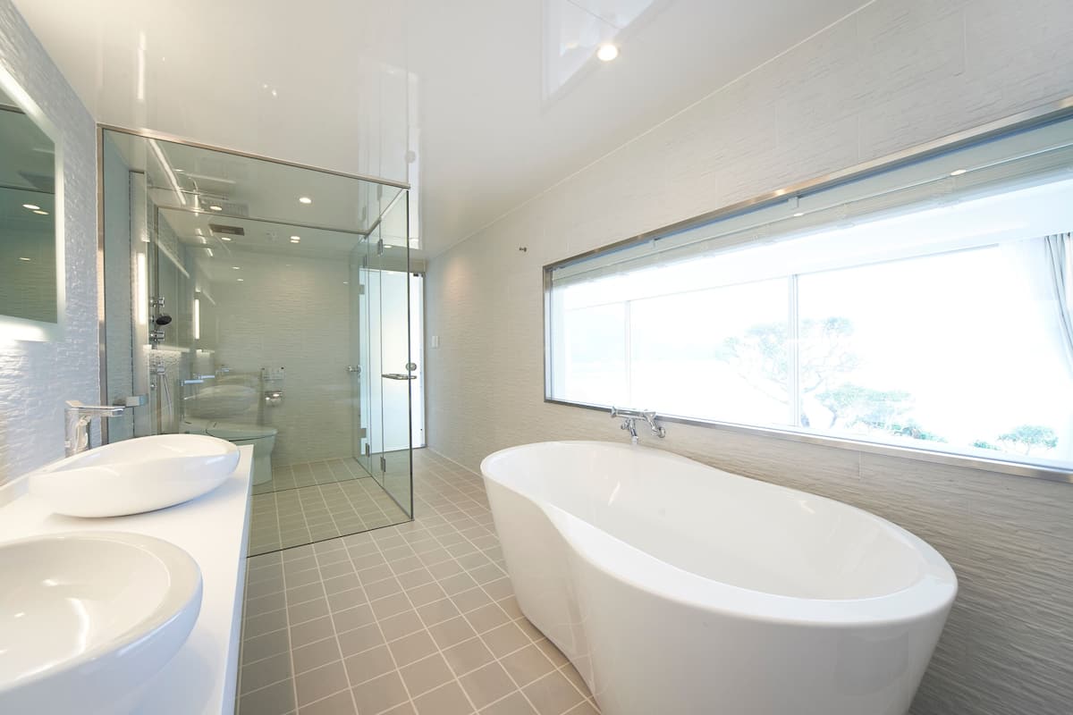 in-room safe, desk, iron/ironing board, free wifi