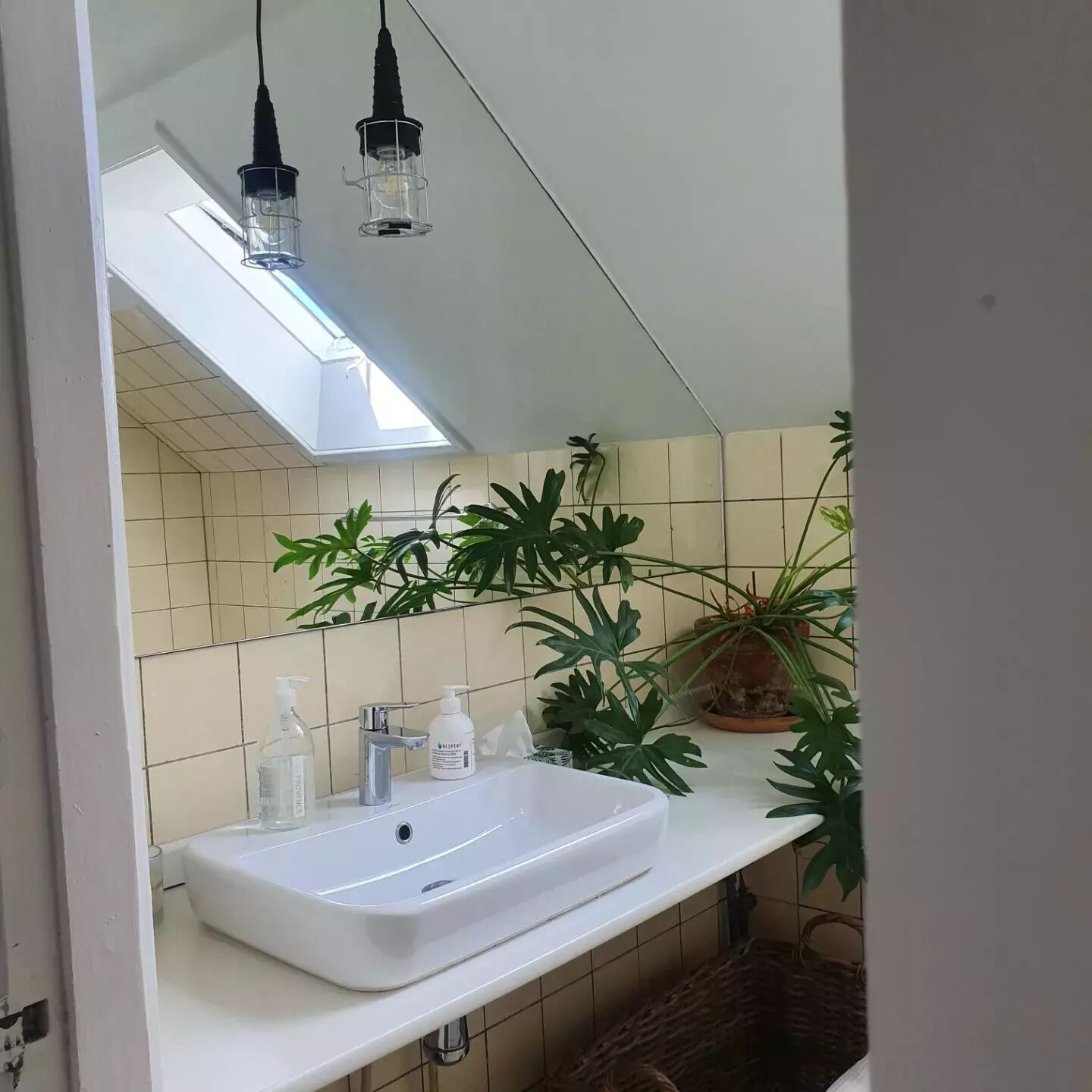 Shower, rainfall showerhead, hair dryer, towels