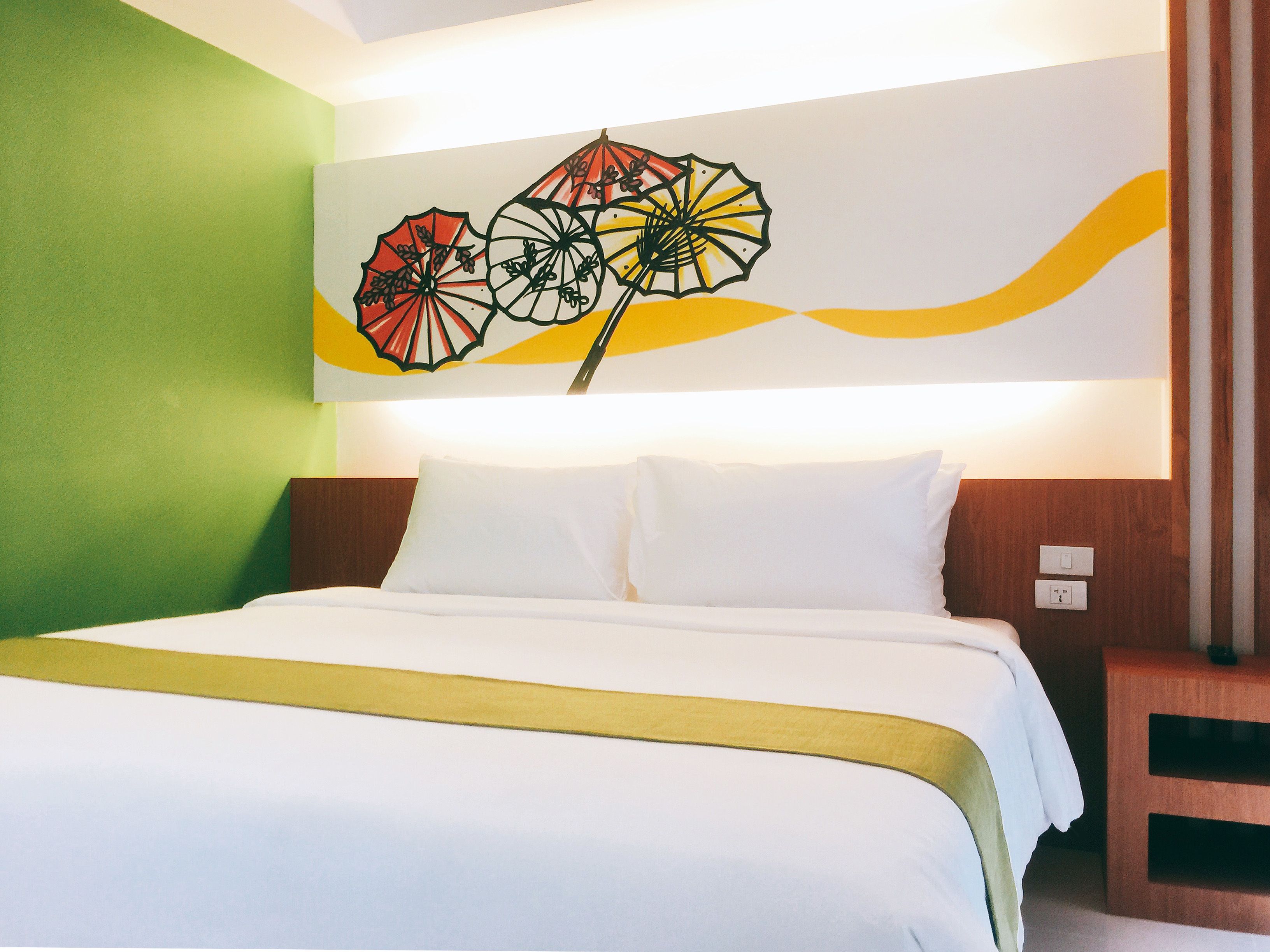 deluxe room, 1 double bed | 1 bedroom, minibar, in-room safe, desk
