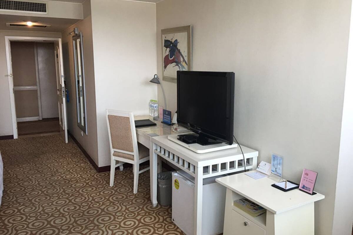 Triple Room | Premium bedding, minibar, in-room safe, desk