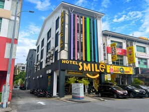 Front of property - Smile Hotel Cheras Sri Permaisuri (Kuala Lumpur)