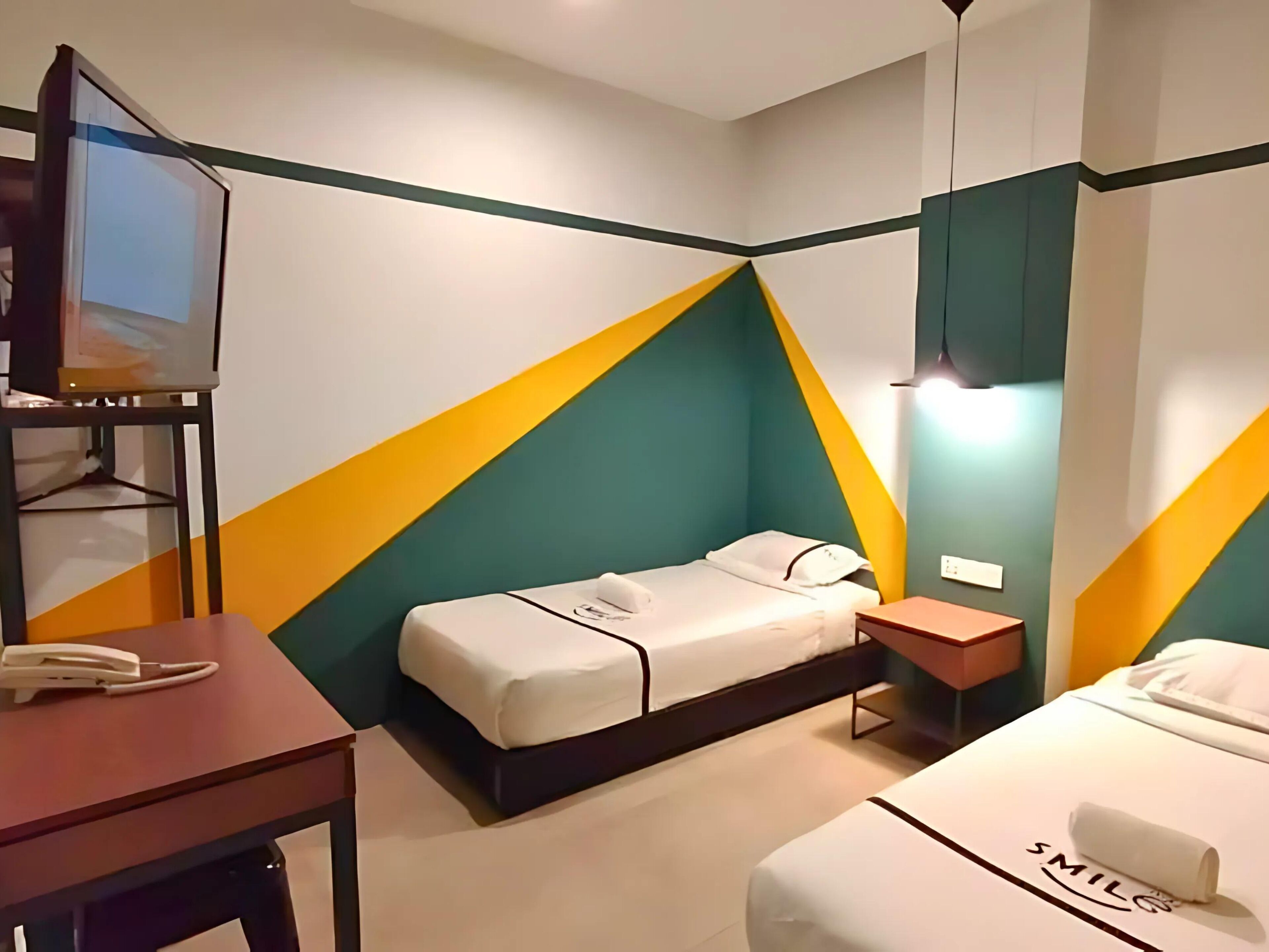 Twin Room | Iron/ironing board, free WiFi