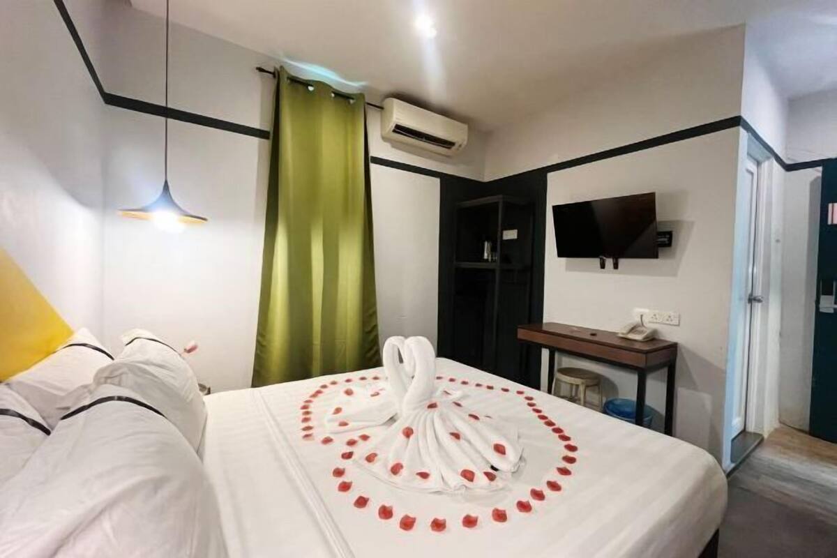Iron/ironing board, free WiFi