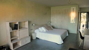 Minibar, Schreibtisch, Verdunkelungsvorhänge, Zustellbetten