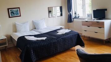 Double or Twin Room, Private Bathroom | Hypo-allergenic bedding, free WiFi, bed sheets