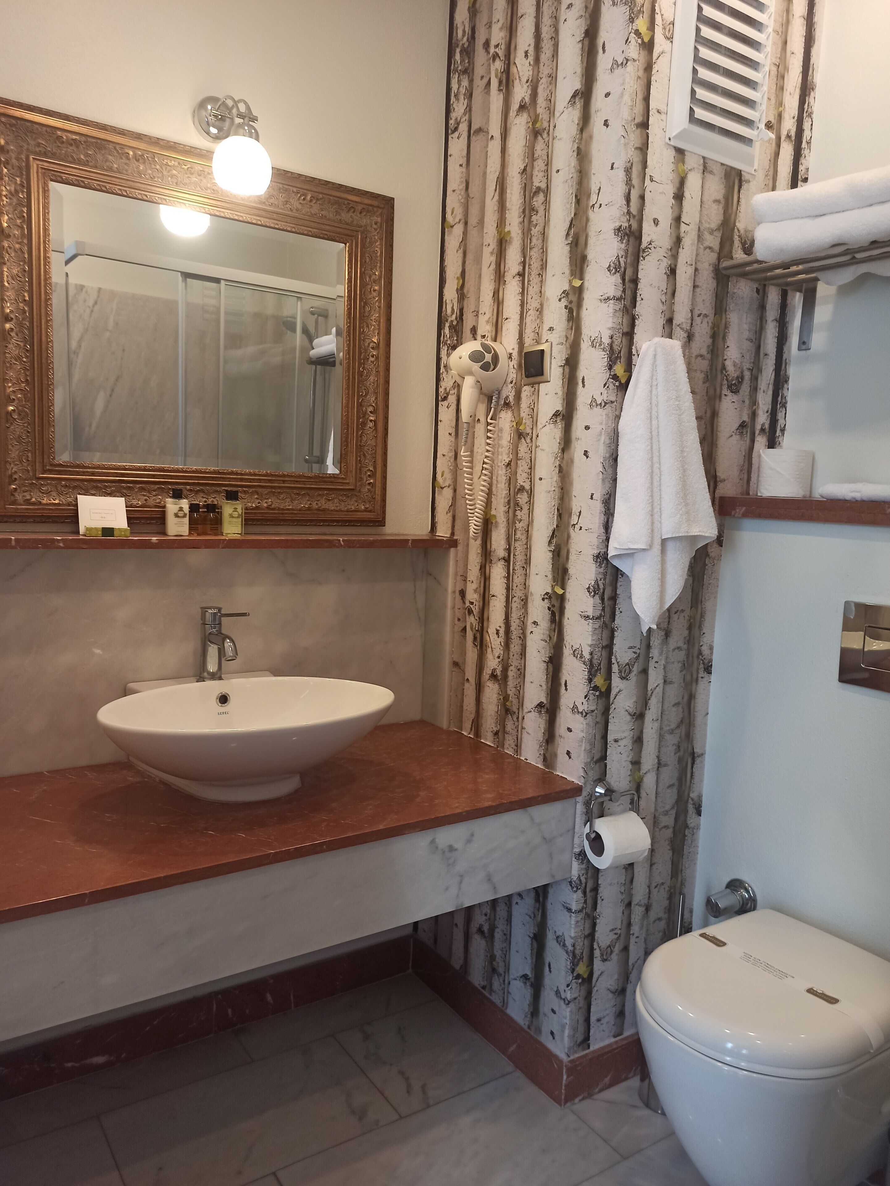 twin room, balcony, sea view | bathroom | shower, free toiletries, hair dryer, slippers