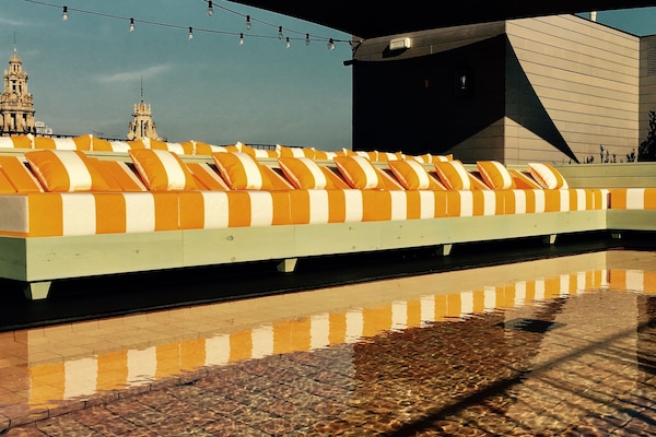 Outdoor pool, sun loungers