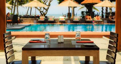 Camelot Beach Hotel