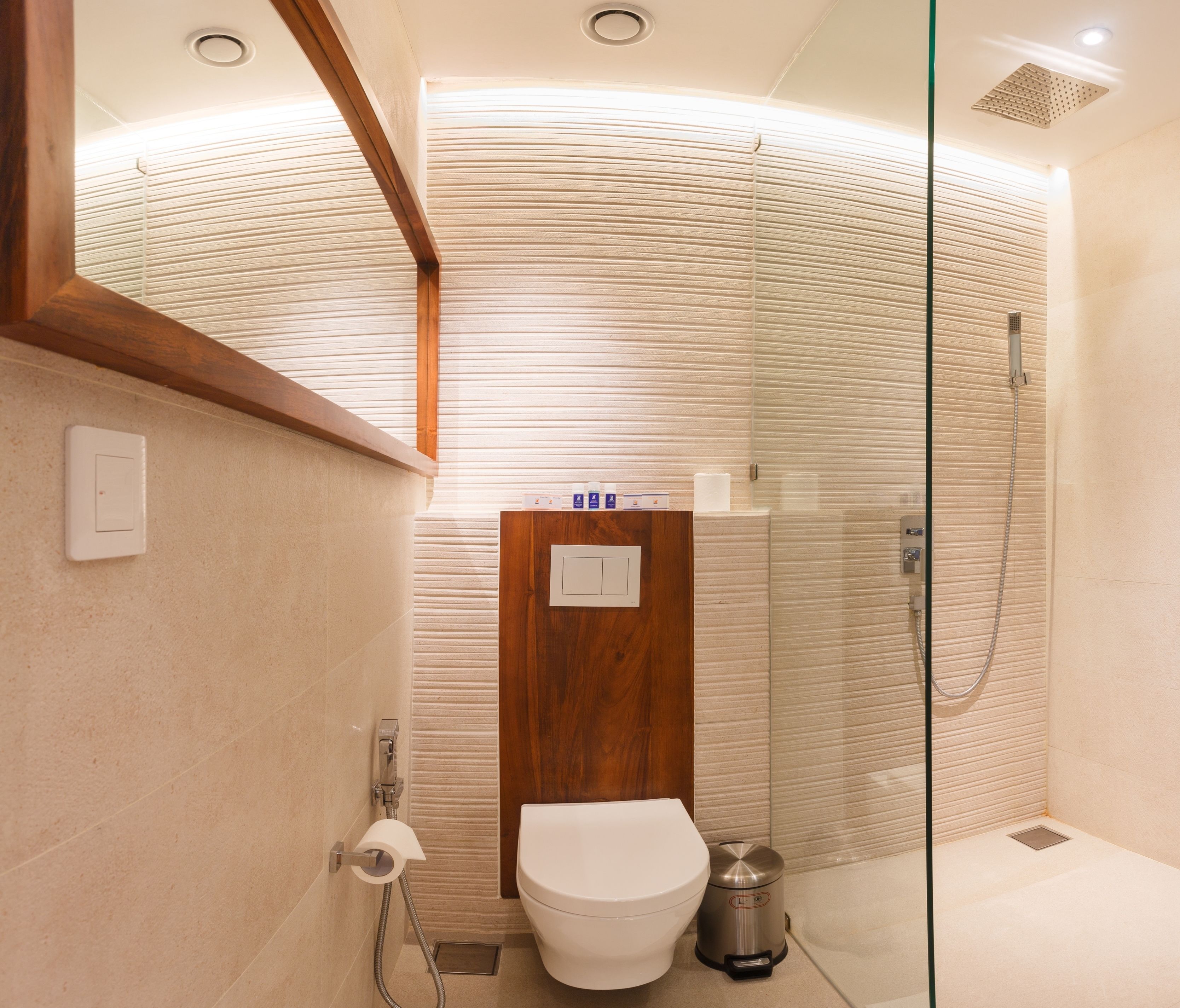 shower, rainfall showerhead, free toiletries, hair dryer