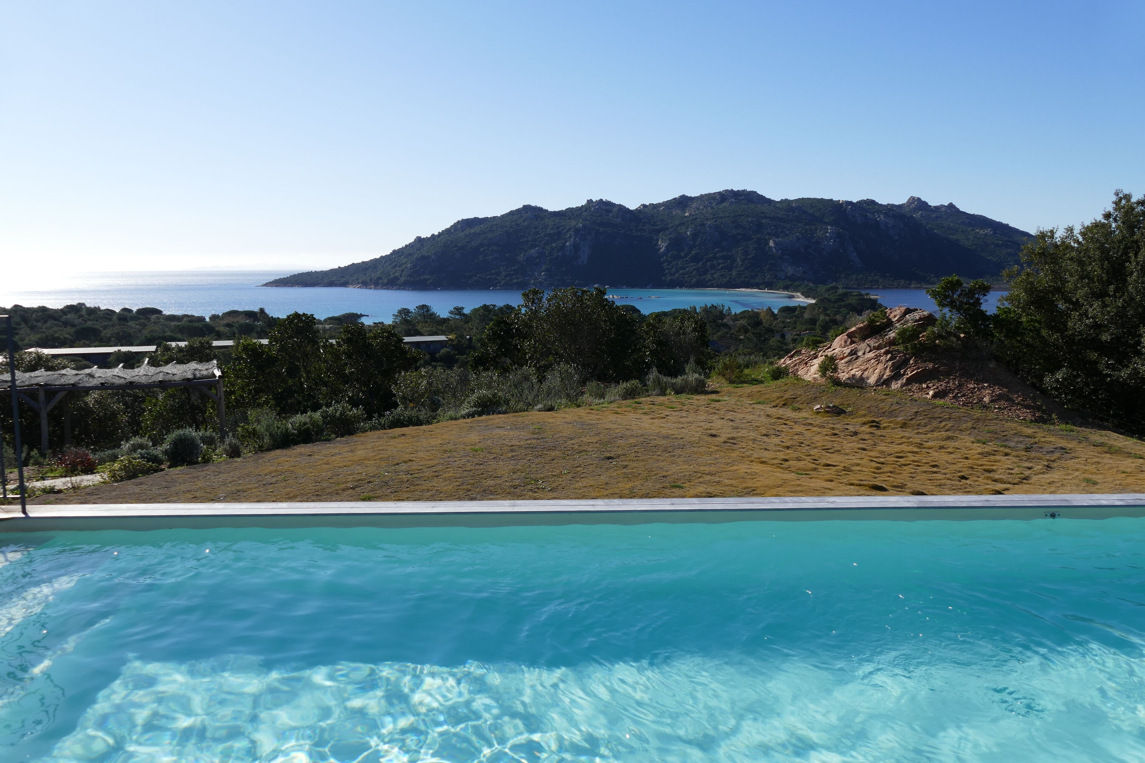 Hồ bơi ngoài trời 