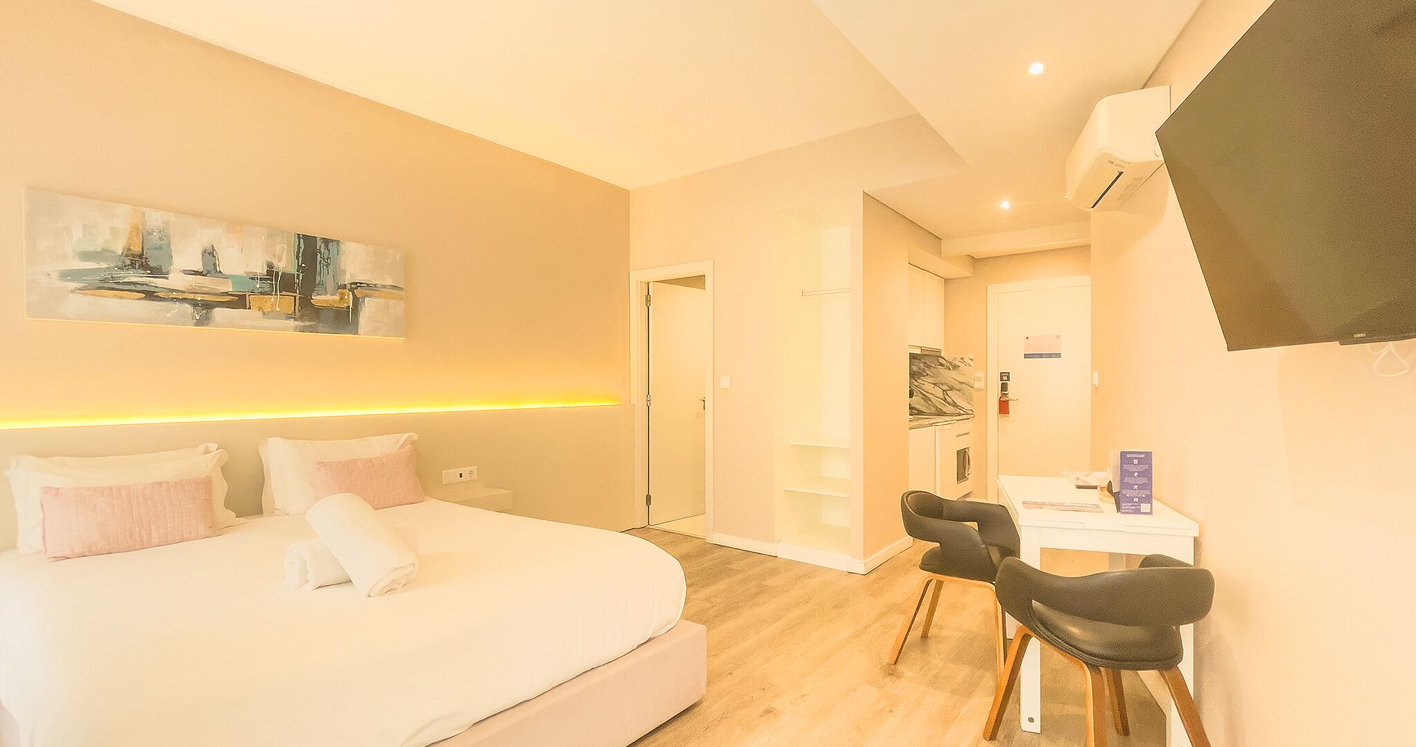 开间, 城市景观 | 办公桌、遮光窗帘、隔音、熨斗/熨衣板