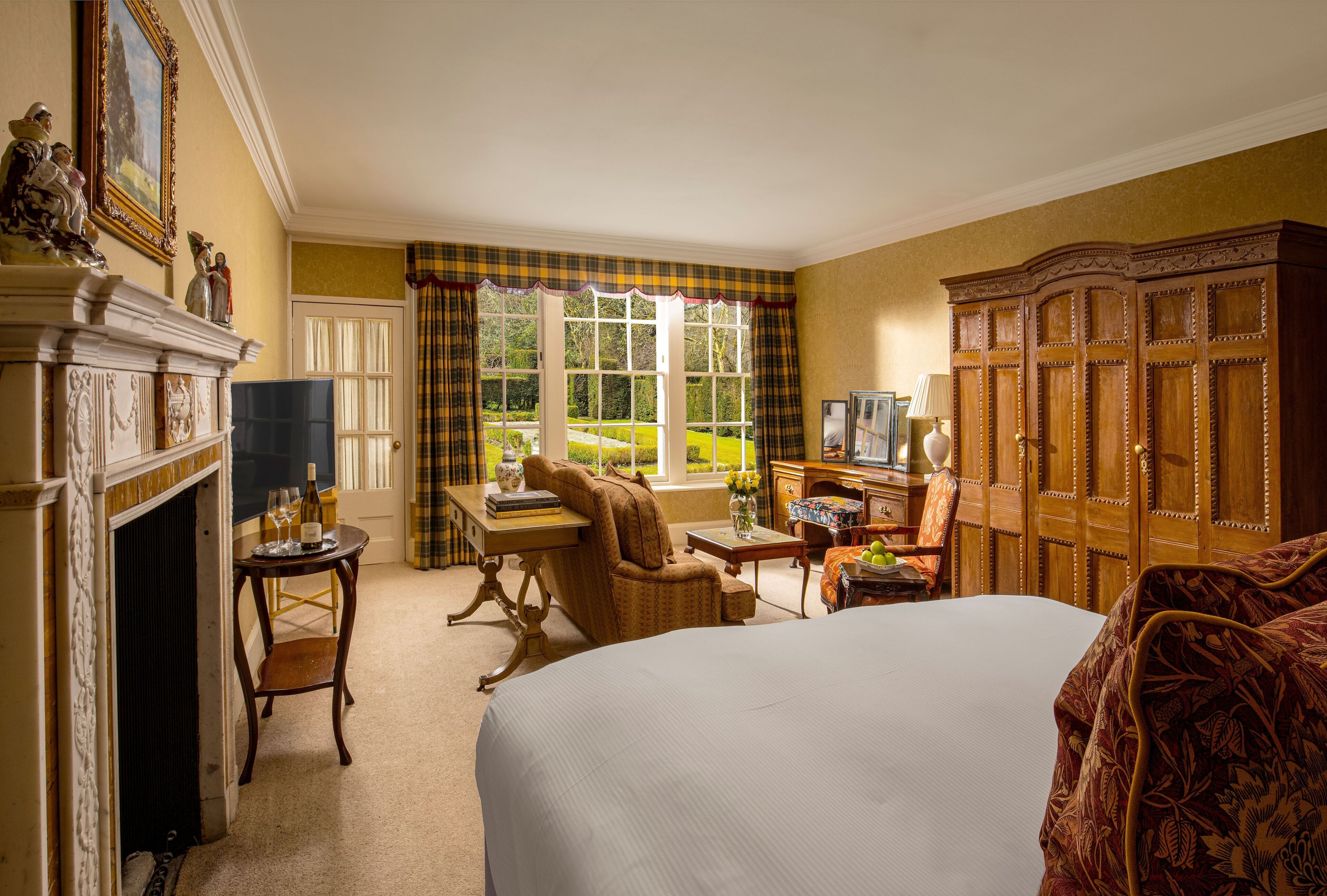 Superior Room | Egyptian cotton sheets, premium bedding, pillowtop beds, in-room safe