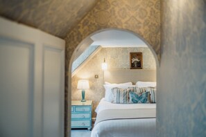 Room, 1 Double Bed (Small with Shower) | Egyptian cotton sheets, premium bedding, in-room safe - Roman Camp Country House Hotel (Callander)