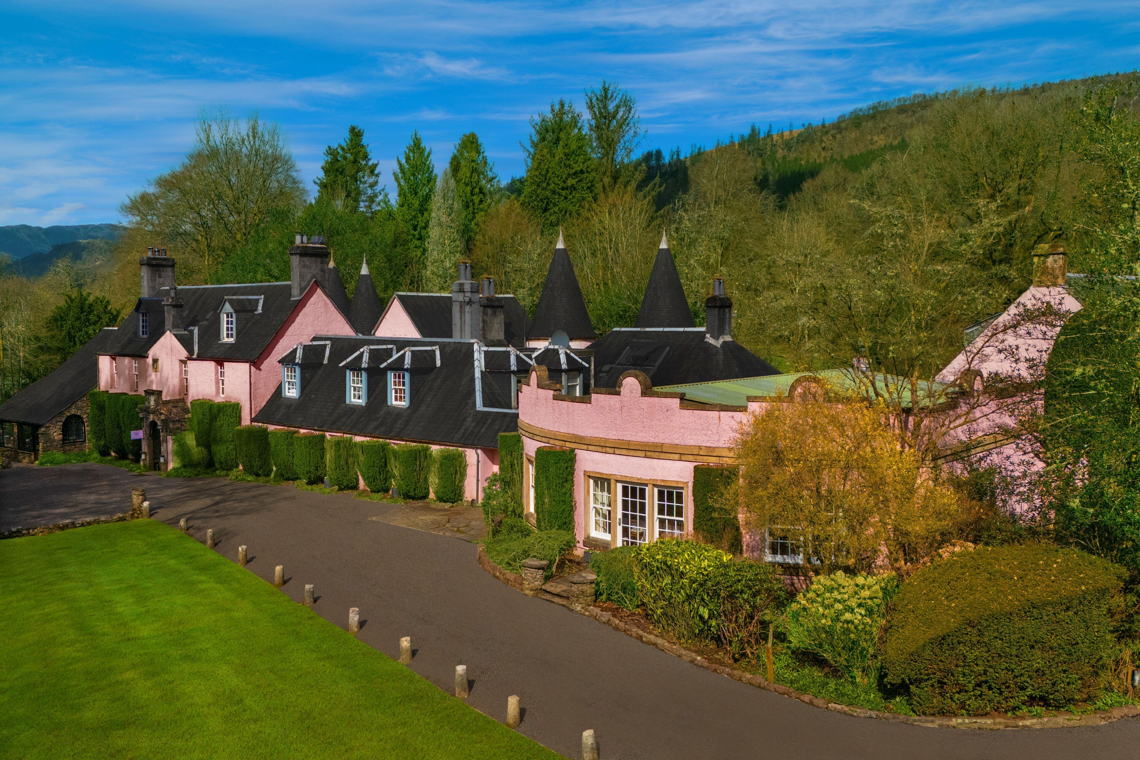 المنشأة من الخارج