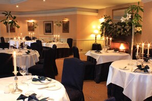 Daily full breakfast (GBP 15.00 per person) - Roman Camp Country House Hotel (Callander)