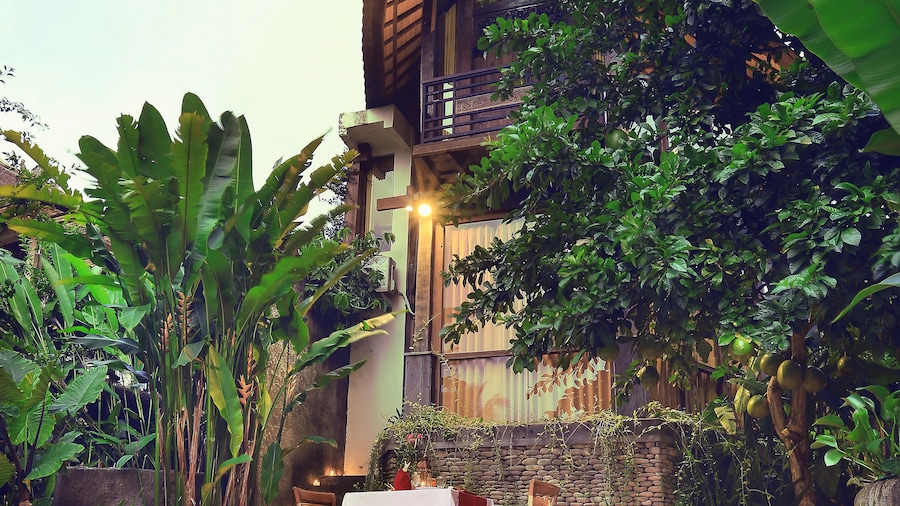 Gusde Tranquil Villas by EPS