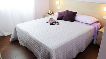 Comfort-Apartment, 1 Schlafzimmer, Terrasse, Erdgeschoss | Hochwertige Bettwaren, schallisolierte Zimmer, kostenloses WLAN