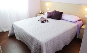 Comfort Apartment, 1 Bedroom, Patio, Ground Floor | Premium bedding, soundproofing, free WiFi - Residence Margherita (Rimini)