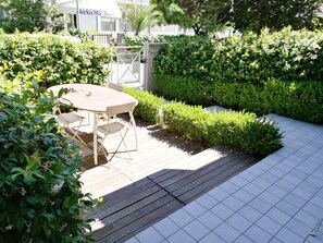 Appartamento Comfort, 2 camere da letto, patio, al piano terra | Terrazza/patio