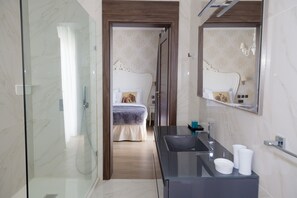 Superior Double or Twin Room | Bilik Mandi | Pancuran mandi, hulu semburan mandi hujan 